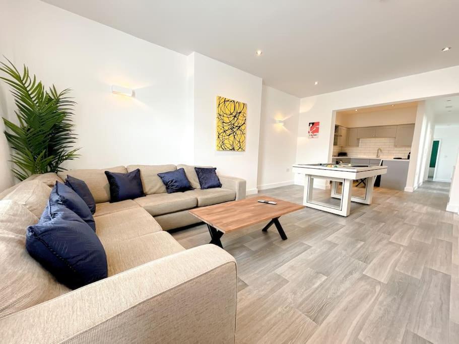 Stylish 4 Bedroom Apartment With Parking Bournemouth Exterior foto